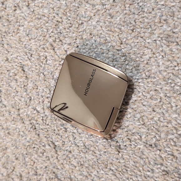 Hourglass mood exposure blush - Picture 2 of 3